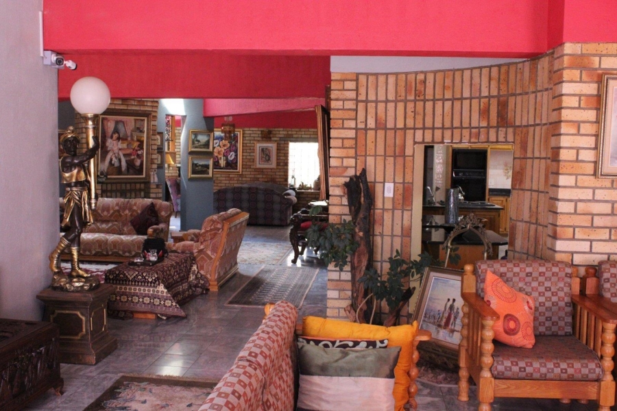 6 Bedroom Property for Sale in Van Der Hoff Park North West